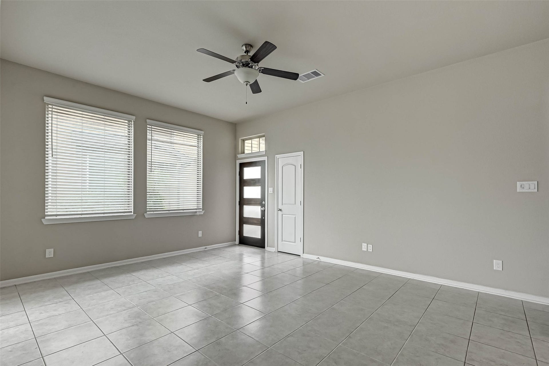 315 Biltmore Loop, Montgomery, TX 77316