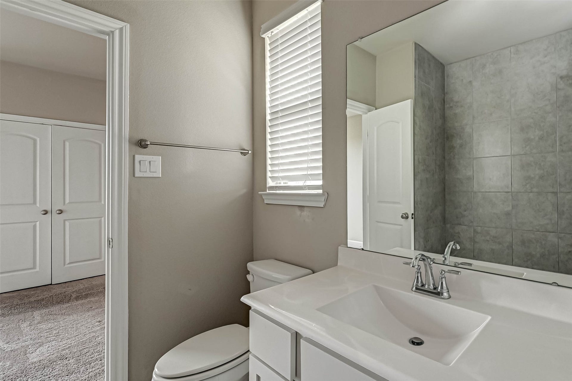 315 Biltmore Loop, Montgomery, TX 77316