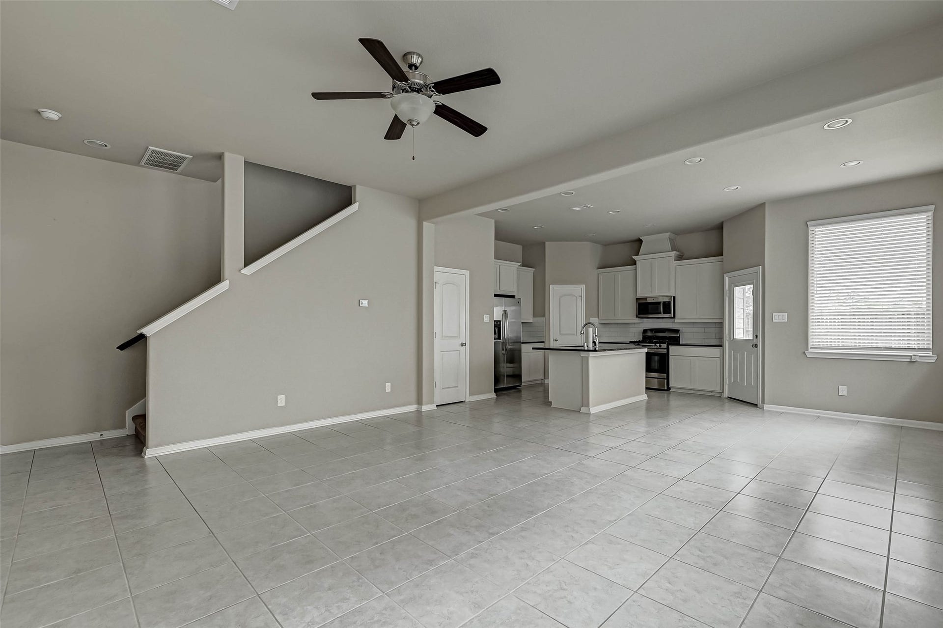 315 Biltmore Loop, Montgomery, TX 77316