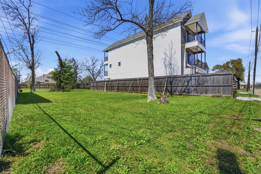 Property photo for 3011 Elysian Street, Houston, TX
