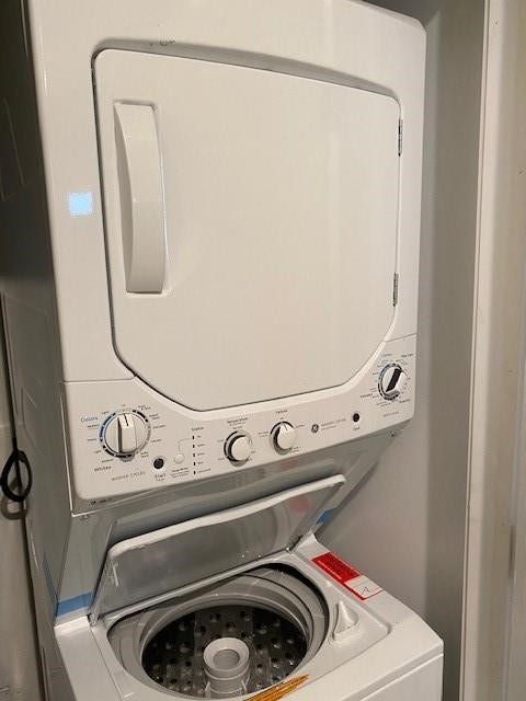 3601 Princeton, Galveston, TX 77554 Stacked washer/dryer in duplex unit 2.