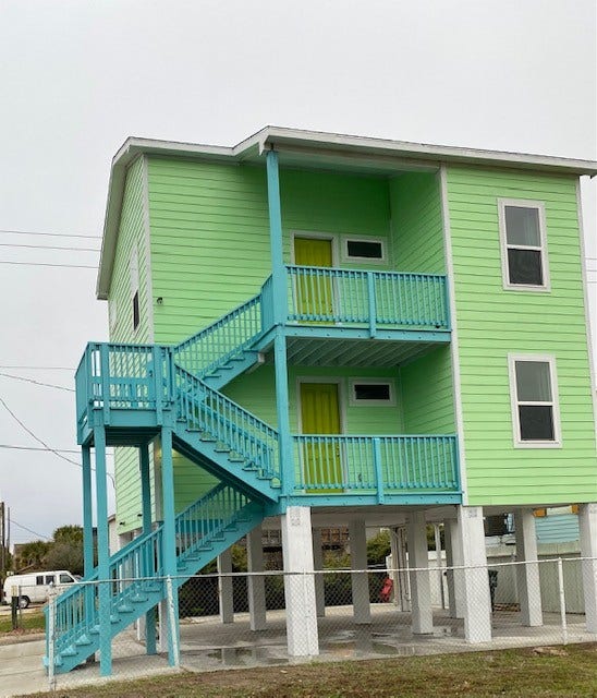 3601 Princeton, Galveston, TX 77554 Side view elevation of the duplex.