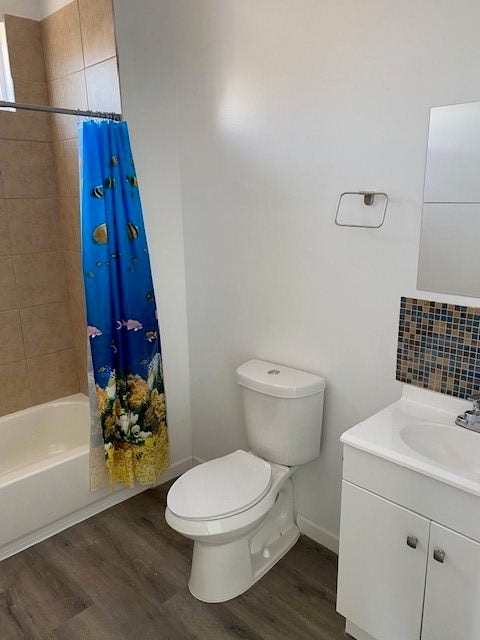 3601 Princeton, Galveston, TX 77554 2nd full bathroom in duplex unit 2.
