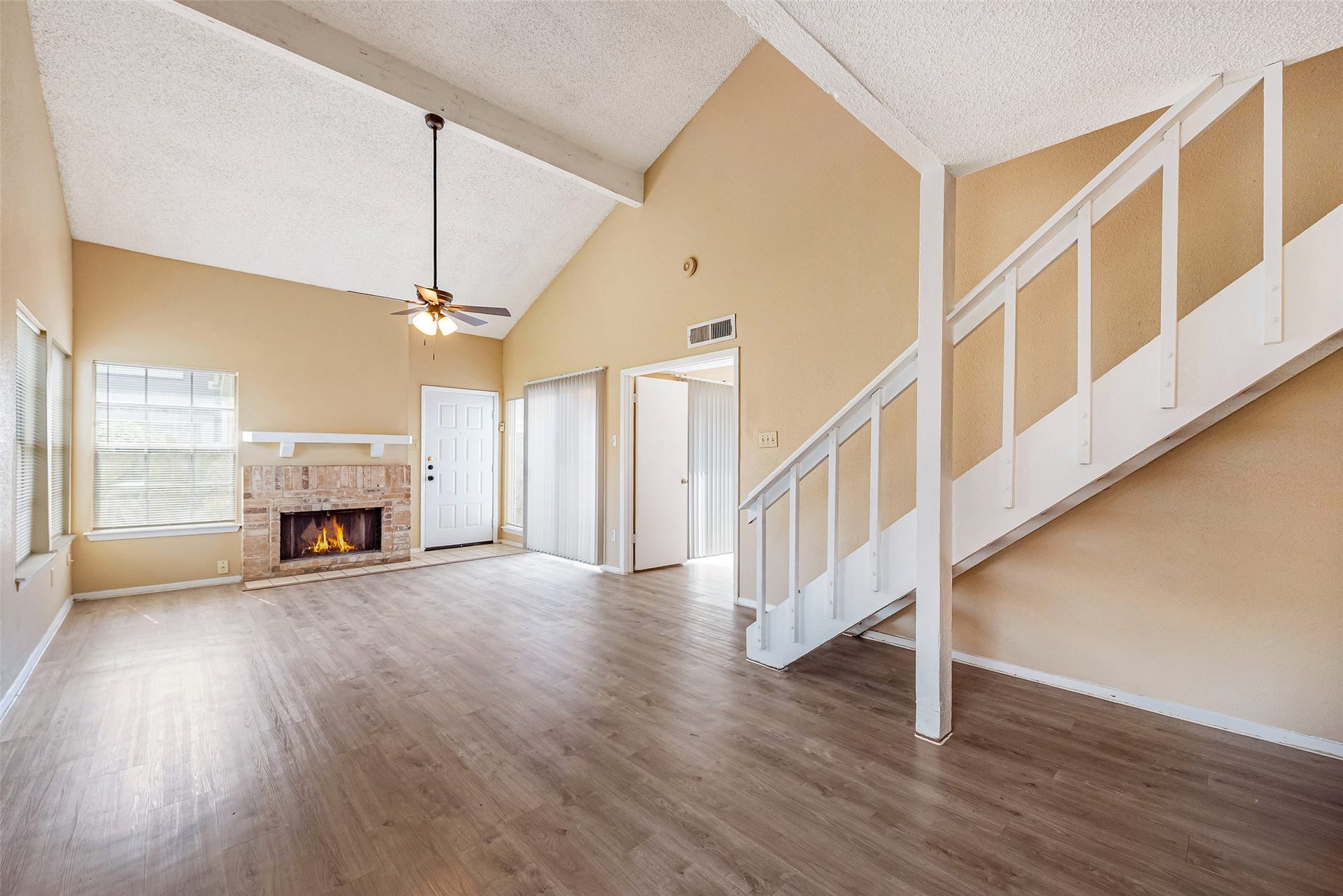 6315 Cattails Lane, Houston, TX 77035 6315 Cattails Lane, Houston, TX 77035