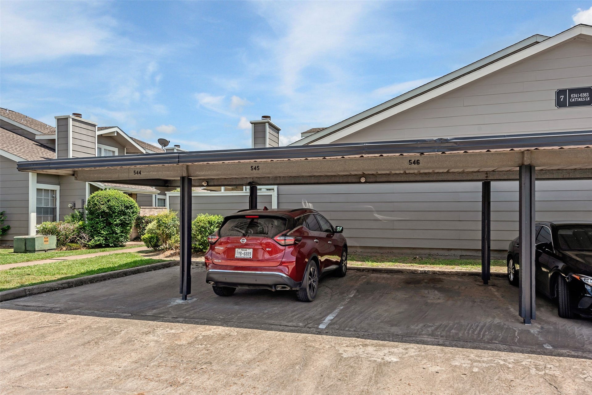 6315 Cattails Lane, Houston, TX 77035 Covered Parking