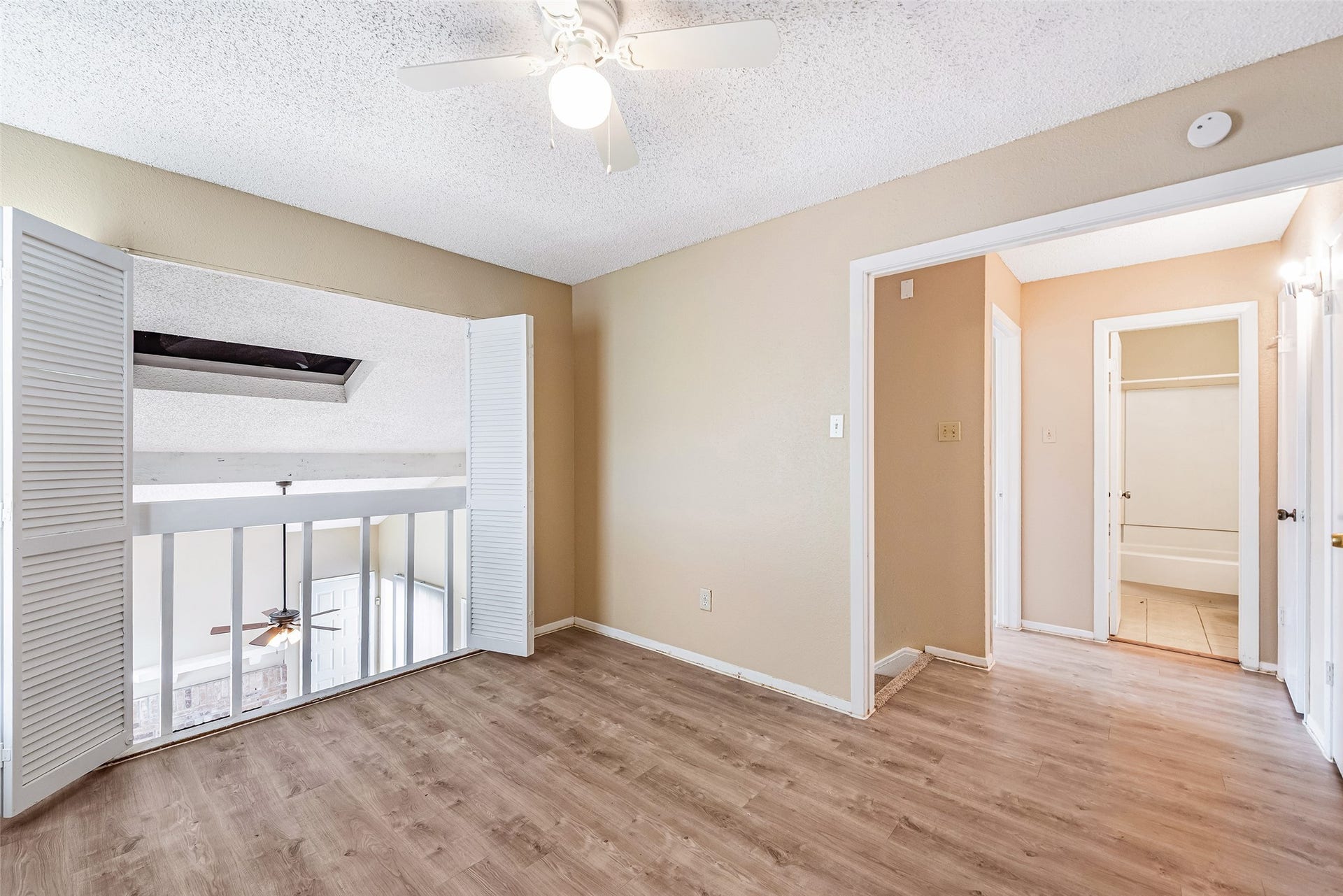 6315 Cattails Lane, Houston, TX 77035 6315 Cattails Lane, Houston, TX 77035