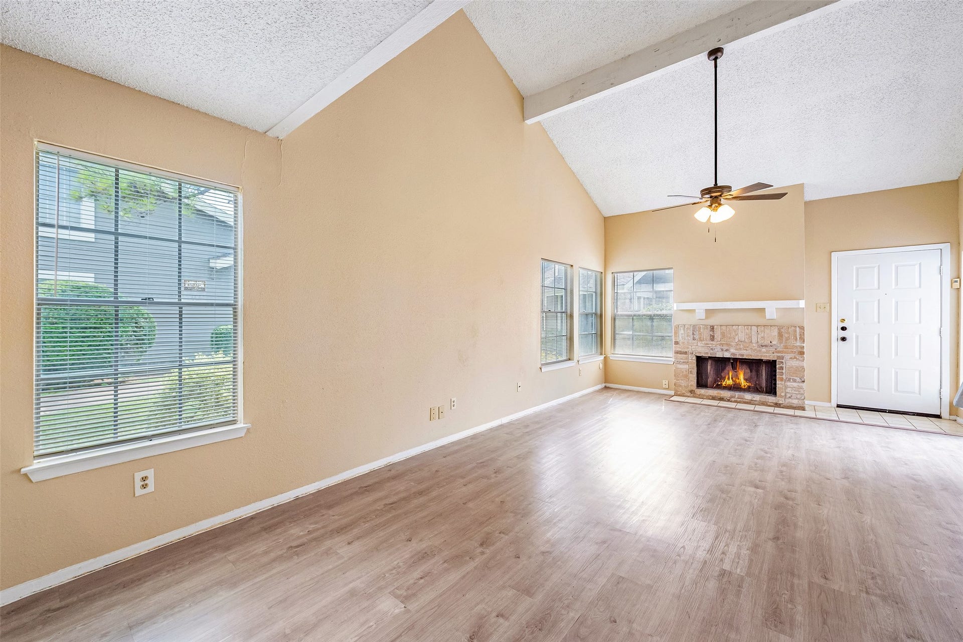 6315 Cattails Lane, Houston, TX 77035 6315 Cattails Lane, Houston, TX 77035