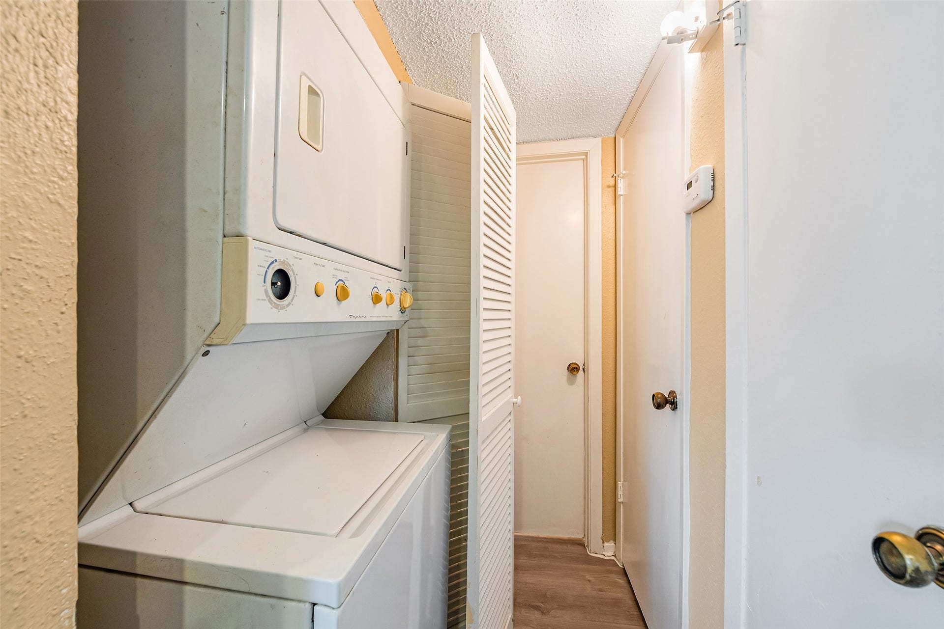6315 Cattails Lane, Houston, TX 77035 6315 Cattails Lane, Houston, TX 77035