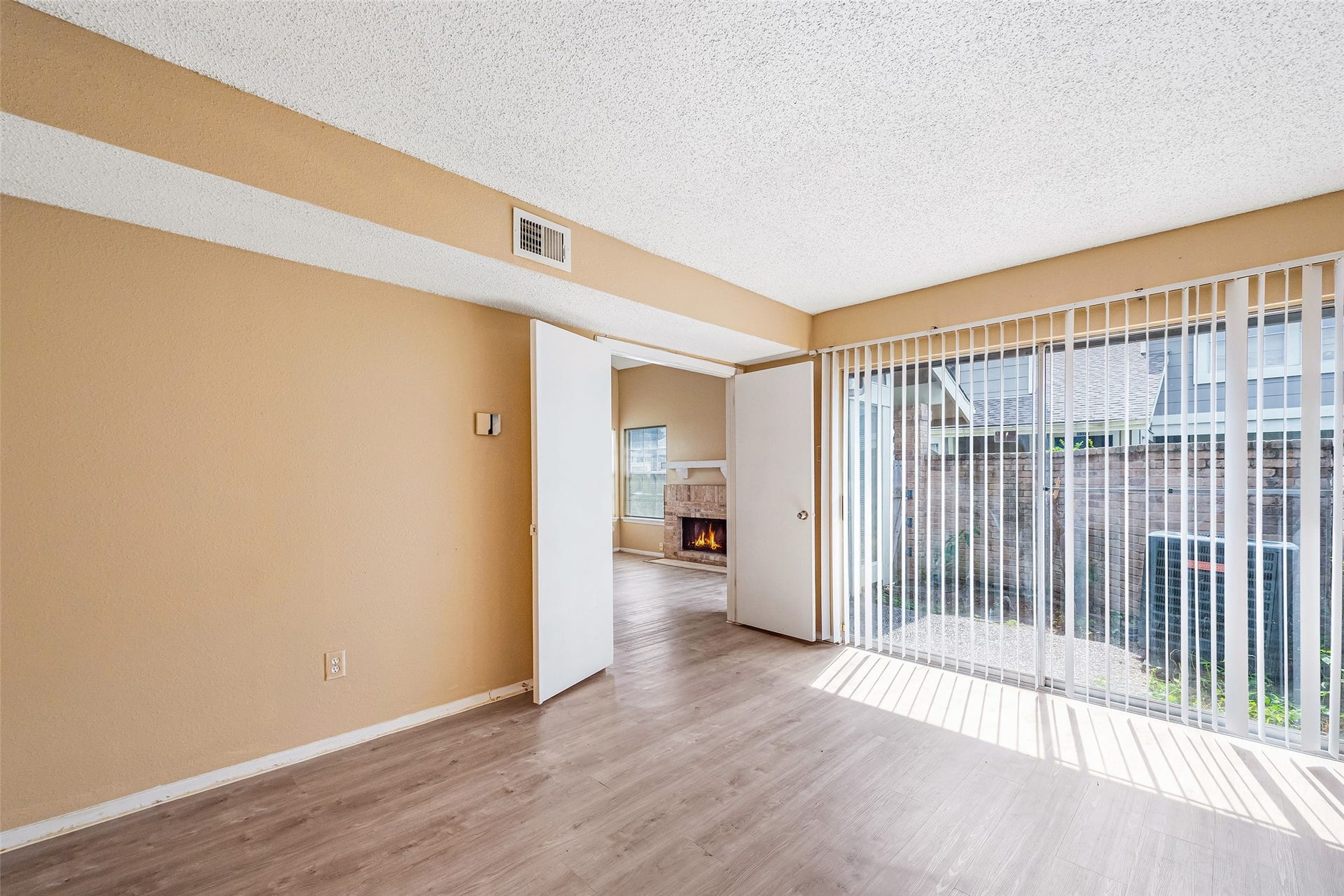 6315 Cattails Lane, Houston, TX 77035 6315 Cattails Lane, Houston, TX 77035