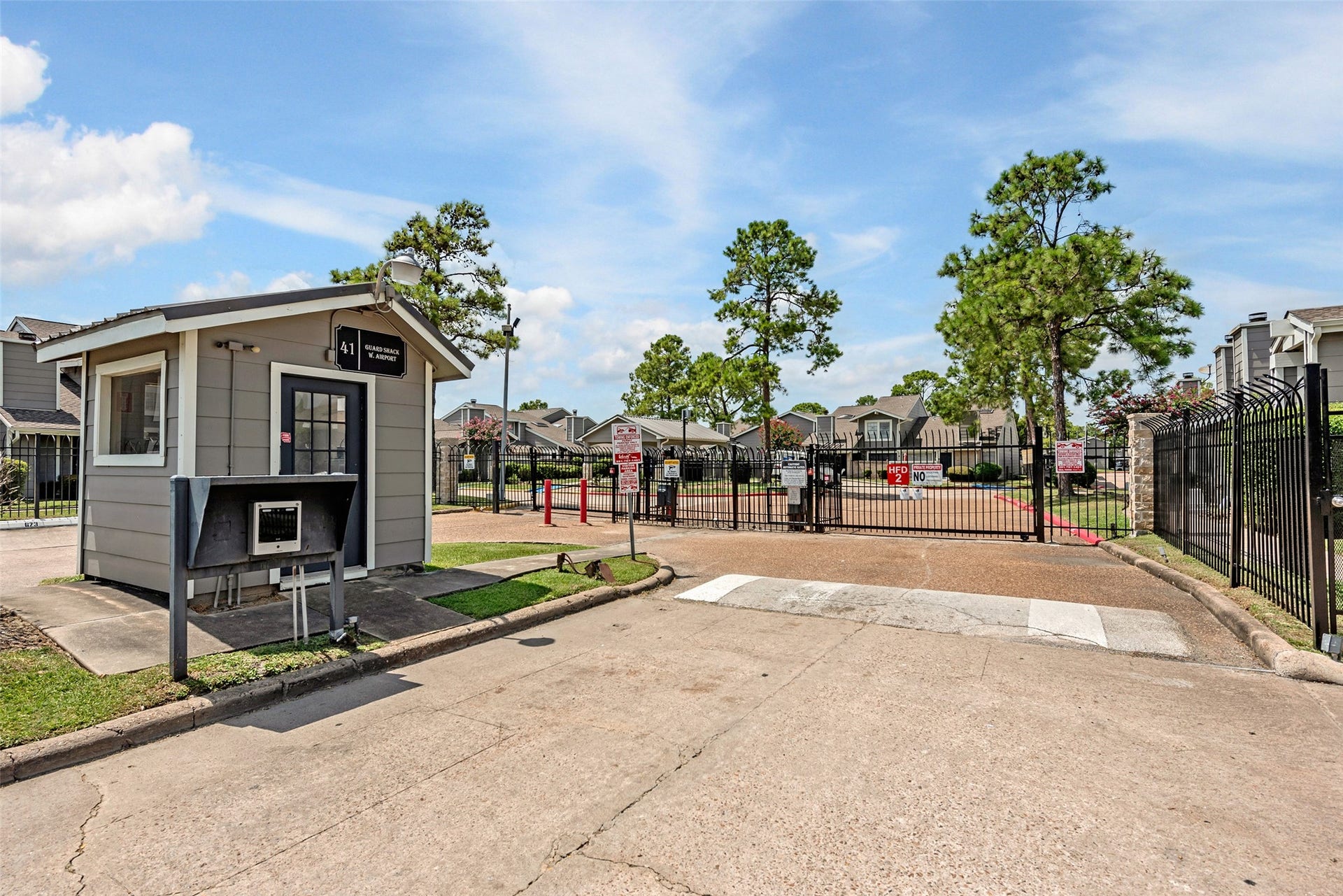 6315 Cattails Lane, Houston, TX 77035 Gated community