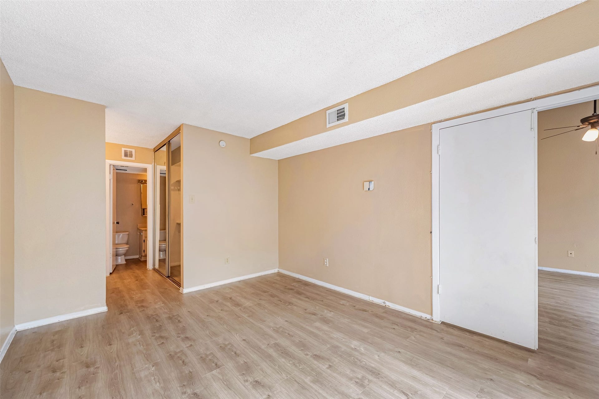 6315 Cattails Lane, Houston, TX 77035 6315 Cattails Lane, Houston, TX 77035