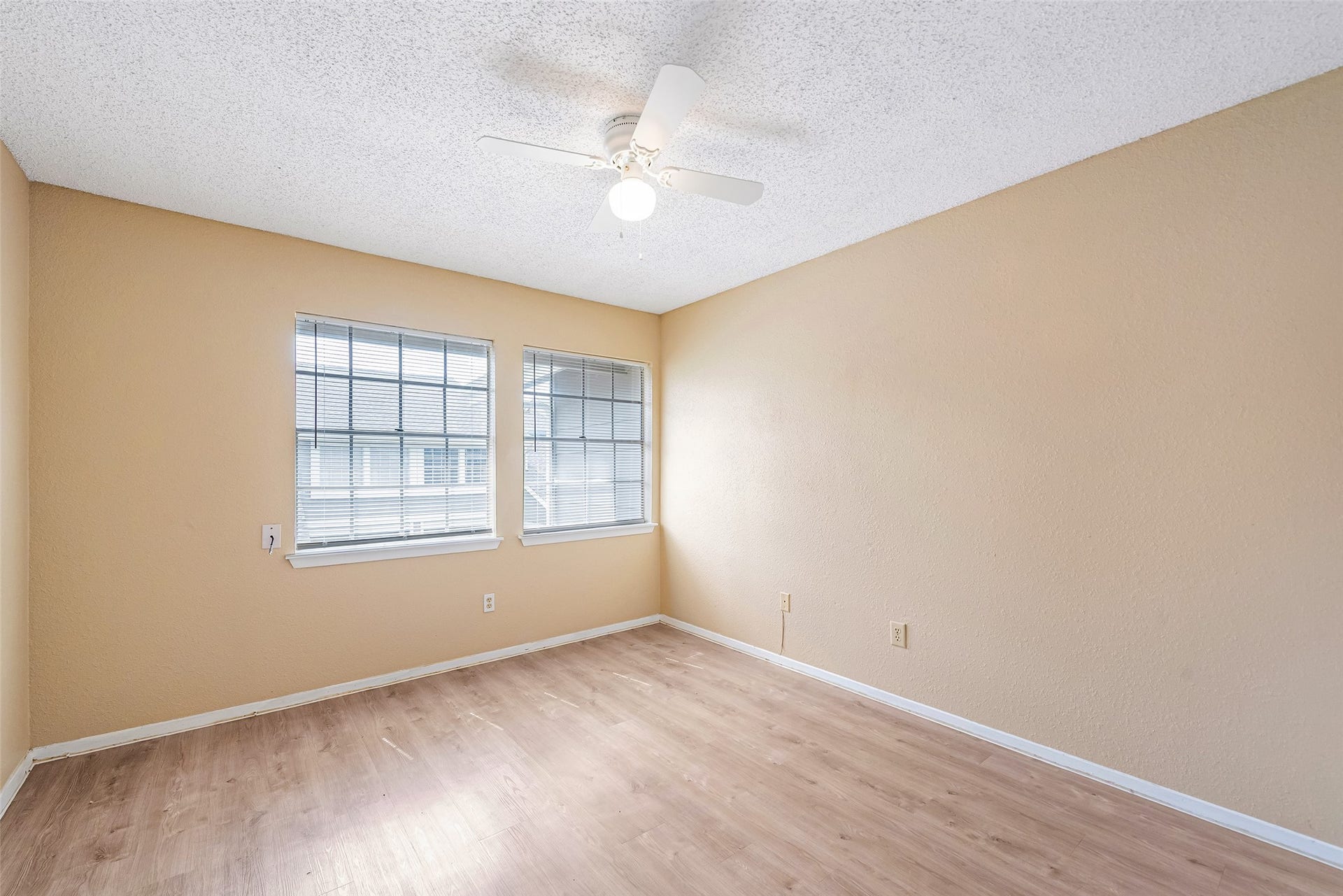 6315 Cattails Lane, Houston, TX 77035 6315 Cattails Lane, Houston, TX 77035