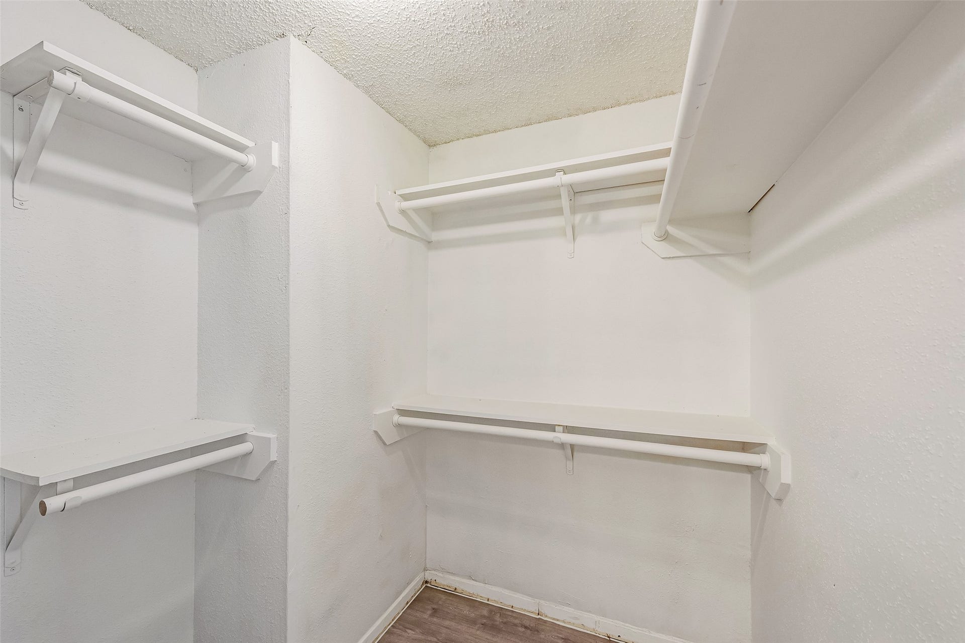 6315 Cattails Lane, Houston, TX 77035 6315 Cattails Lane, Houston, TX 77035