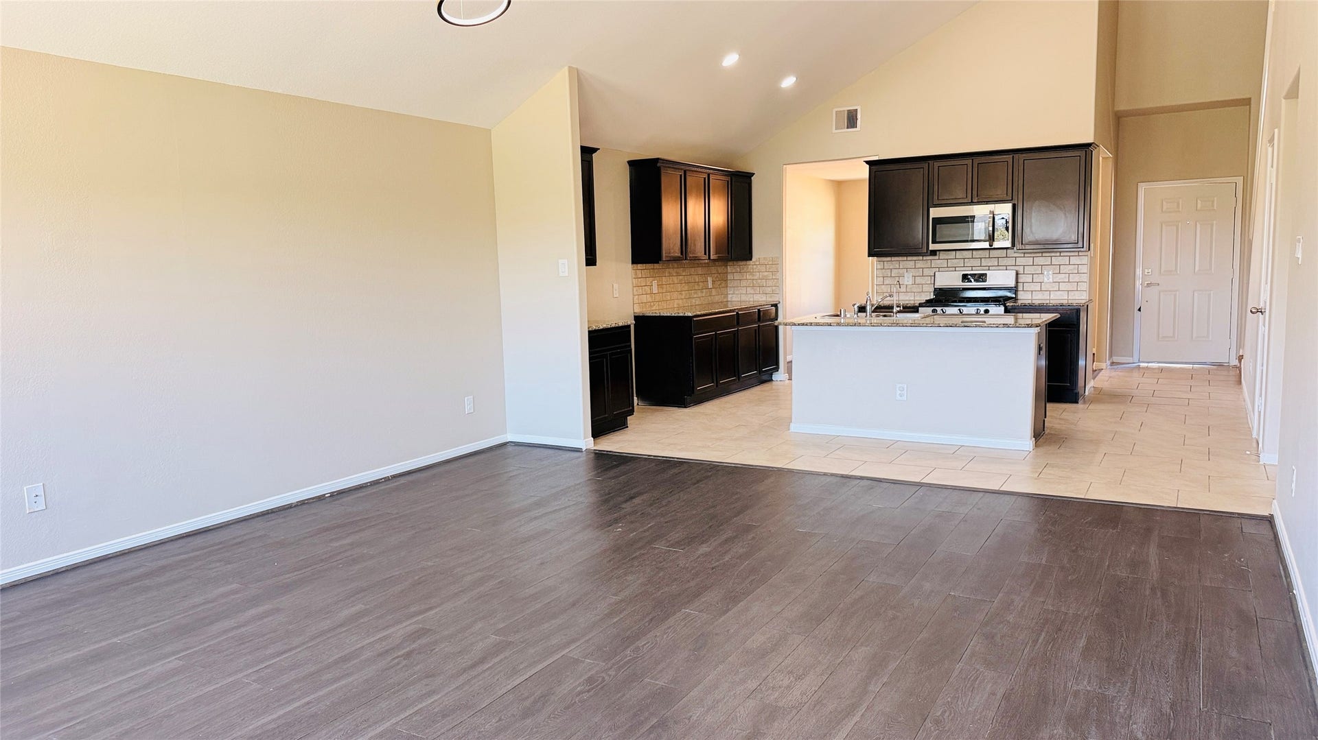 1947 Seville Mnr Manor, Fresno, TX 77545 1947 Seville Mnr Manor, Fresno, TX 77545