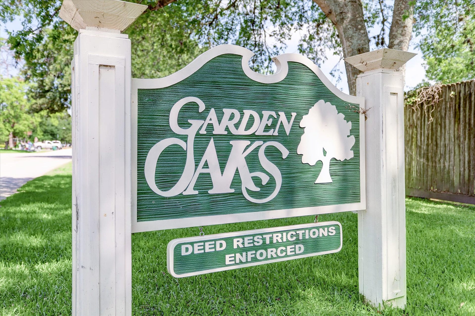 830 Azalea Street, Houston, TX 77018 The community offers a range of amenities and services to its residents. Garden Oaks is home to several parks and recreational areas, providing outdoor spaces for walking, picnicking, and sports activities. Additionally, the neighborhood is conveniently located near various shopping centers, boutiques, and dining options, ensuring that residents have easy access to everyday necessities and leisure activities. The area is served by several public and private schools for the educational needs of families.