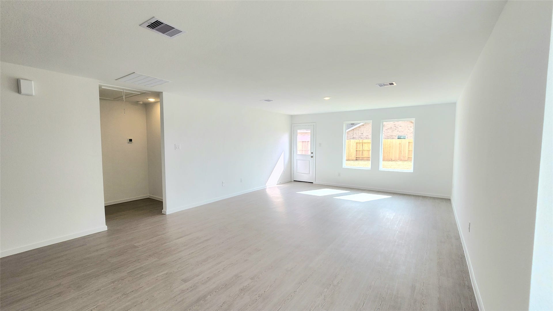 Breakfast/Dining to Family Room