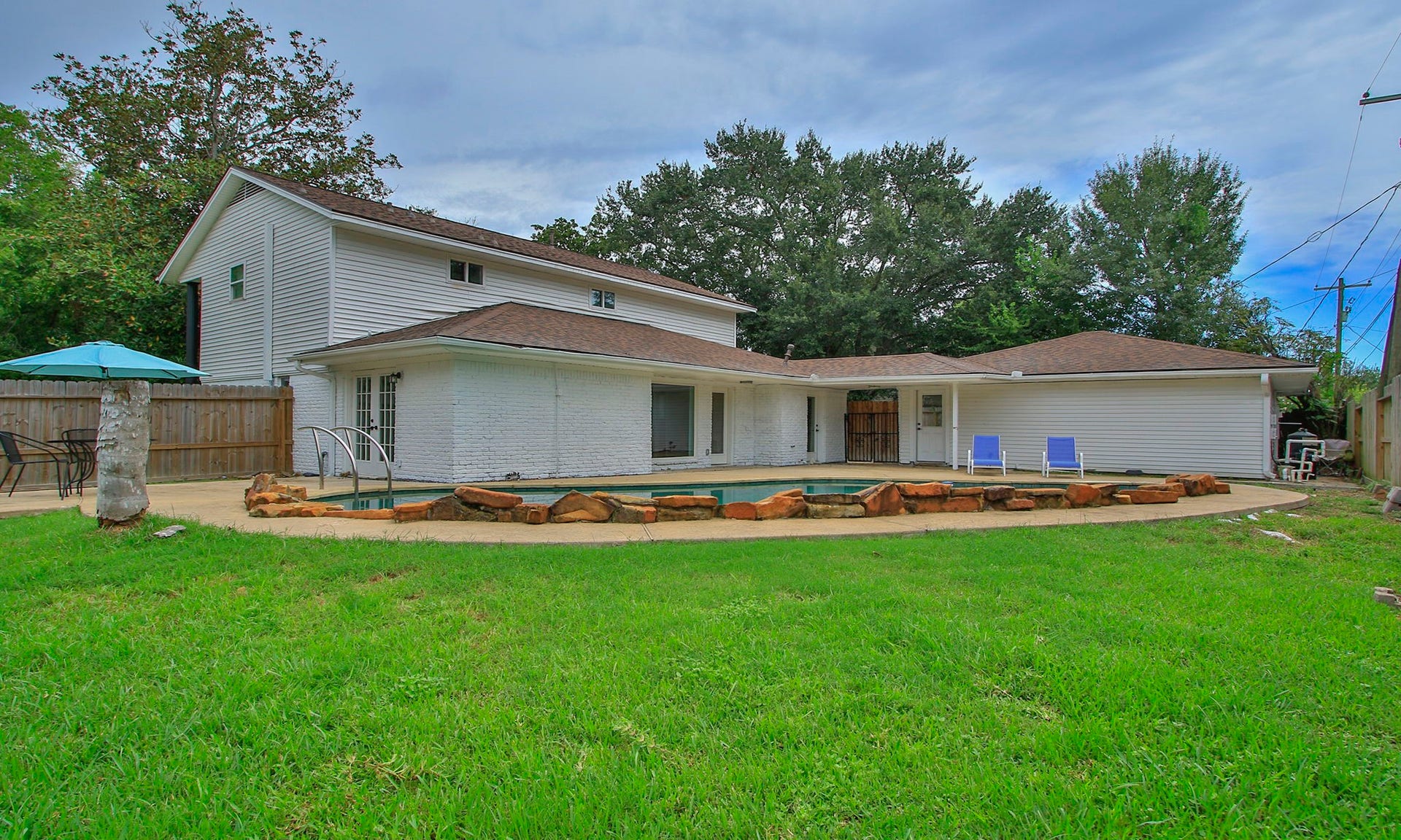 207 Burgundy Lane, League City, TX 77573 207 Burgundy Lane, League City, TX 77573