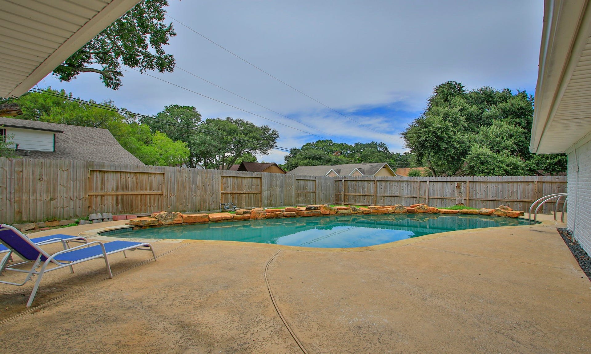 207 Burgundy Lane, League City, TX 77573 207 Burgundy Lane, League City, TX 77573