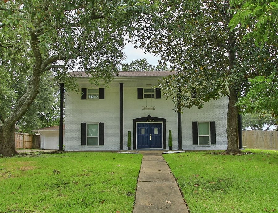 Property photo for 207 Burgundy Lane, League City, TX