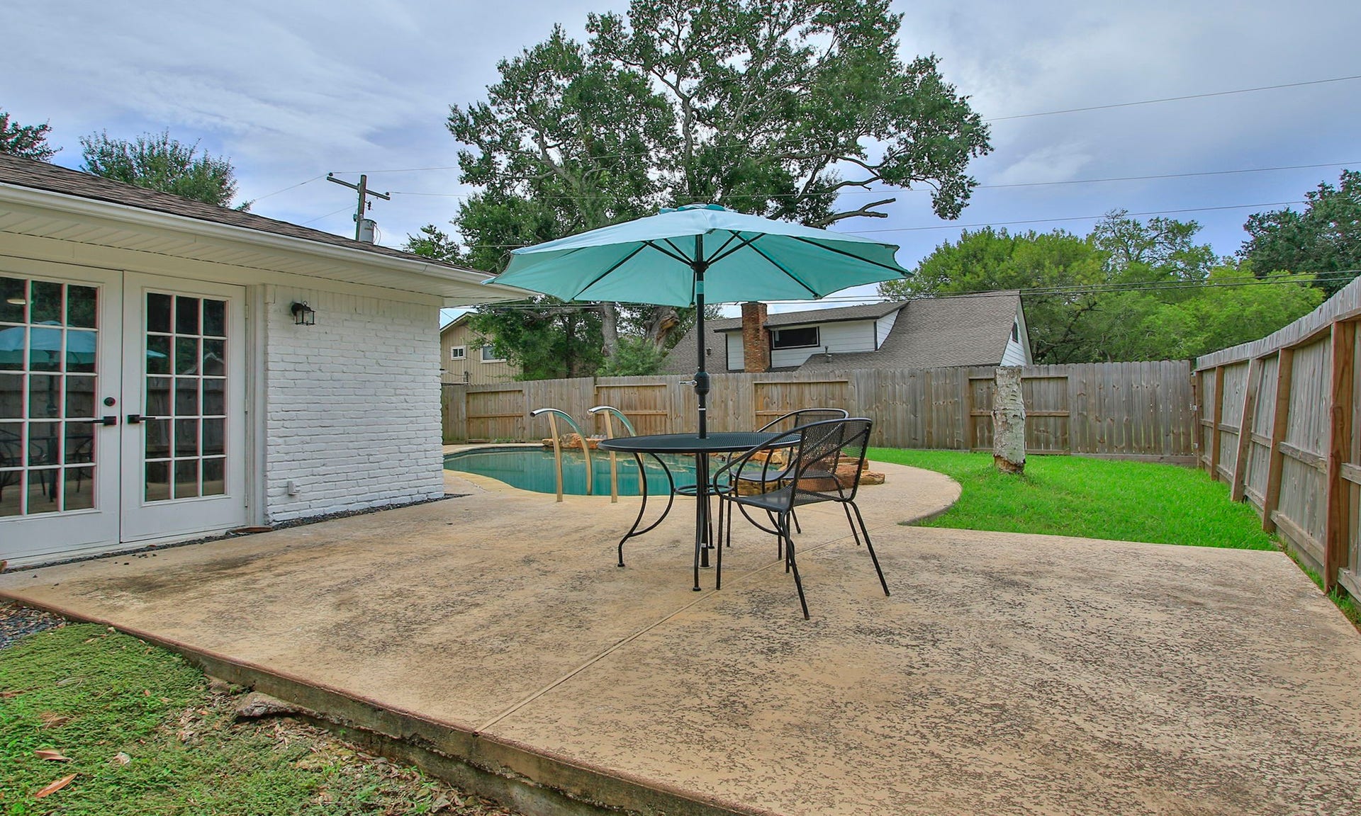 207 Burgundy Lane, League City, TX 77573 207 Burgundy Lane, League City, TX 77573