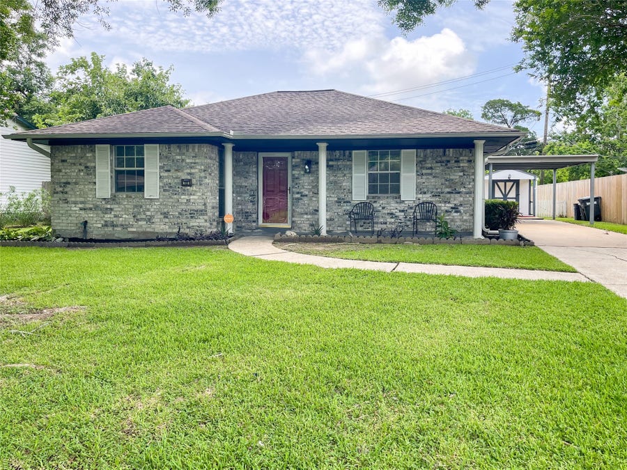 Property photo for 7021 Smith Drive, Hitchcock, TX