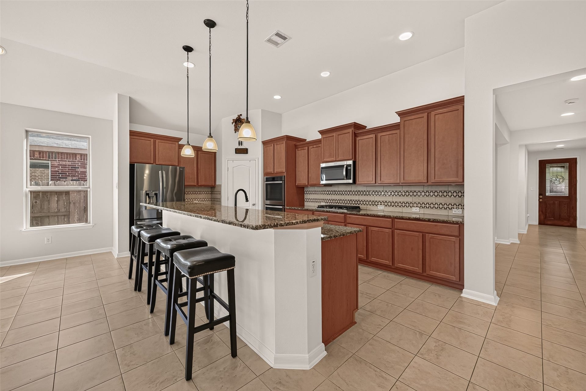 1011 Worth Creek Lane, Katy, TX 77494 Tiered cabinets are very elegant