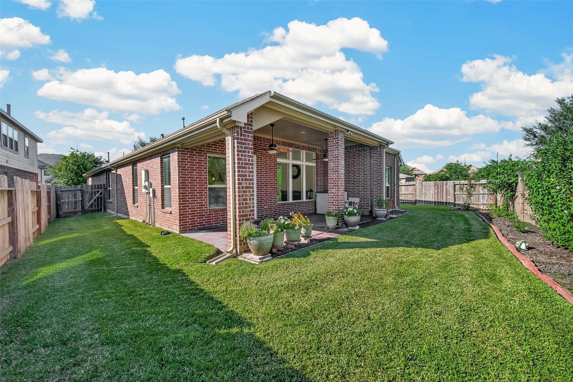 1011 Worth Creek Lane, Katy, TX 77494 Well maintained lot with no back neighbors
