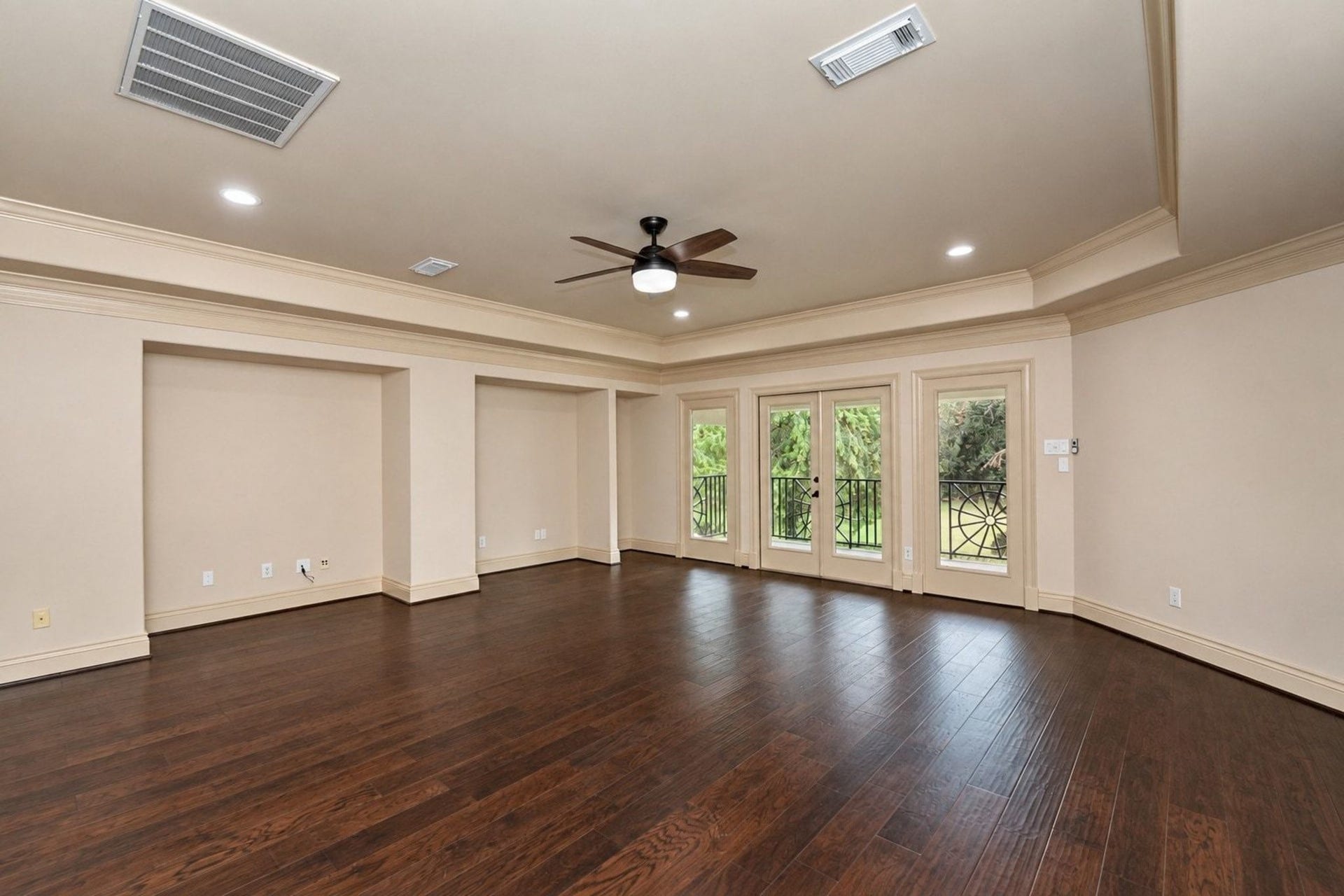 5215 Eagle Pointe Court, Sugar Land, TX 77479 5215 Eagle Pointe Court, Sugar Land, TX 77479