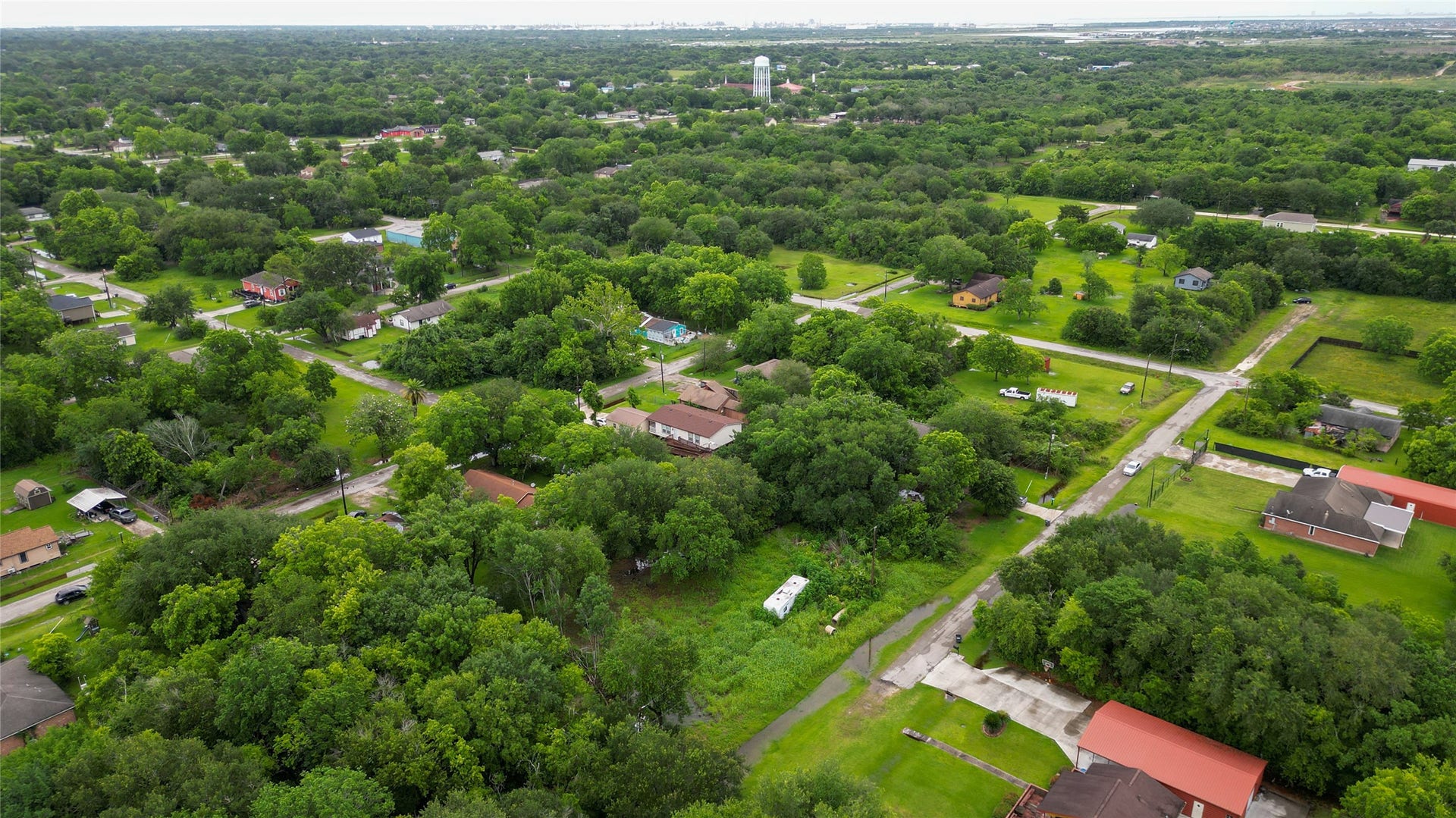 6702 Lewis Rd, Hitchcock, TX 77563 6702 Lewis Rd, Hitchcock, TX 77563