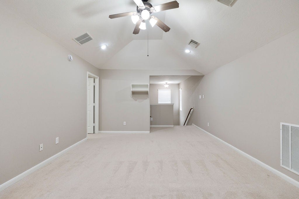 GAMEROOM UPSTAIRS