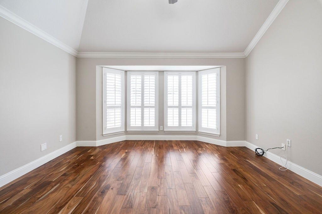 FIRST FLOOR MASTER BEDROOM