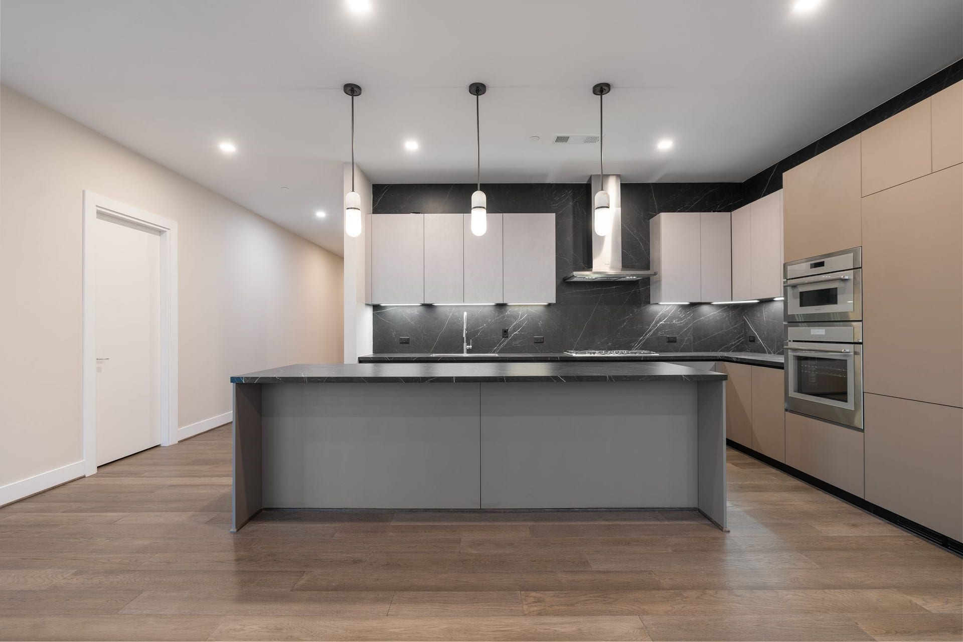1711 Allen Parkway, #2403, Houston, TX 77019 1711 Allen Parkway, #2403, Houston, TX 77019