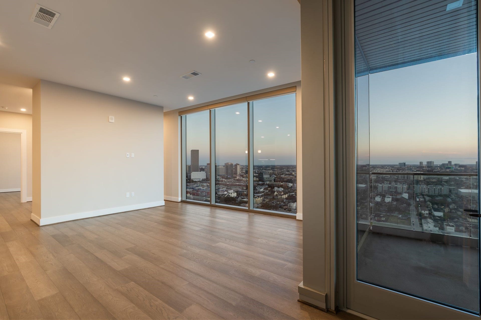 1711 Allen Parkway, #2403, Houston, TX 77019 1711 Allen Parkway, #2403, Houston, TX 77019