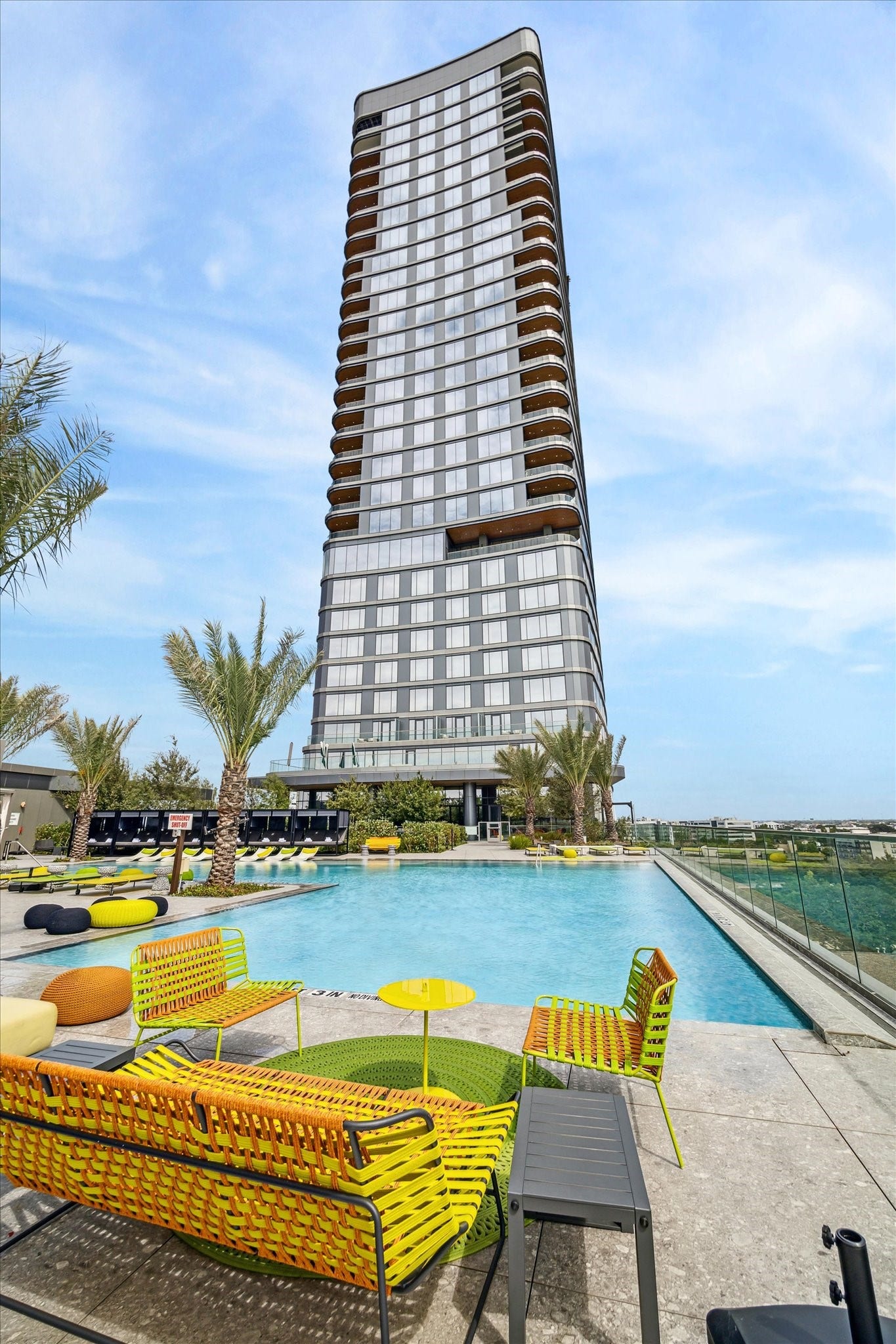 1711 Allen Parkway, #2403, Houston, TX 77019 1711 Allen Parkway, #2403, Houston, TX 77019