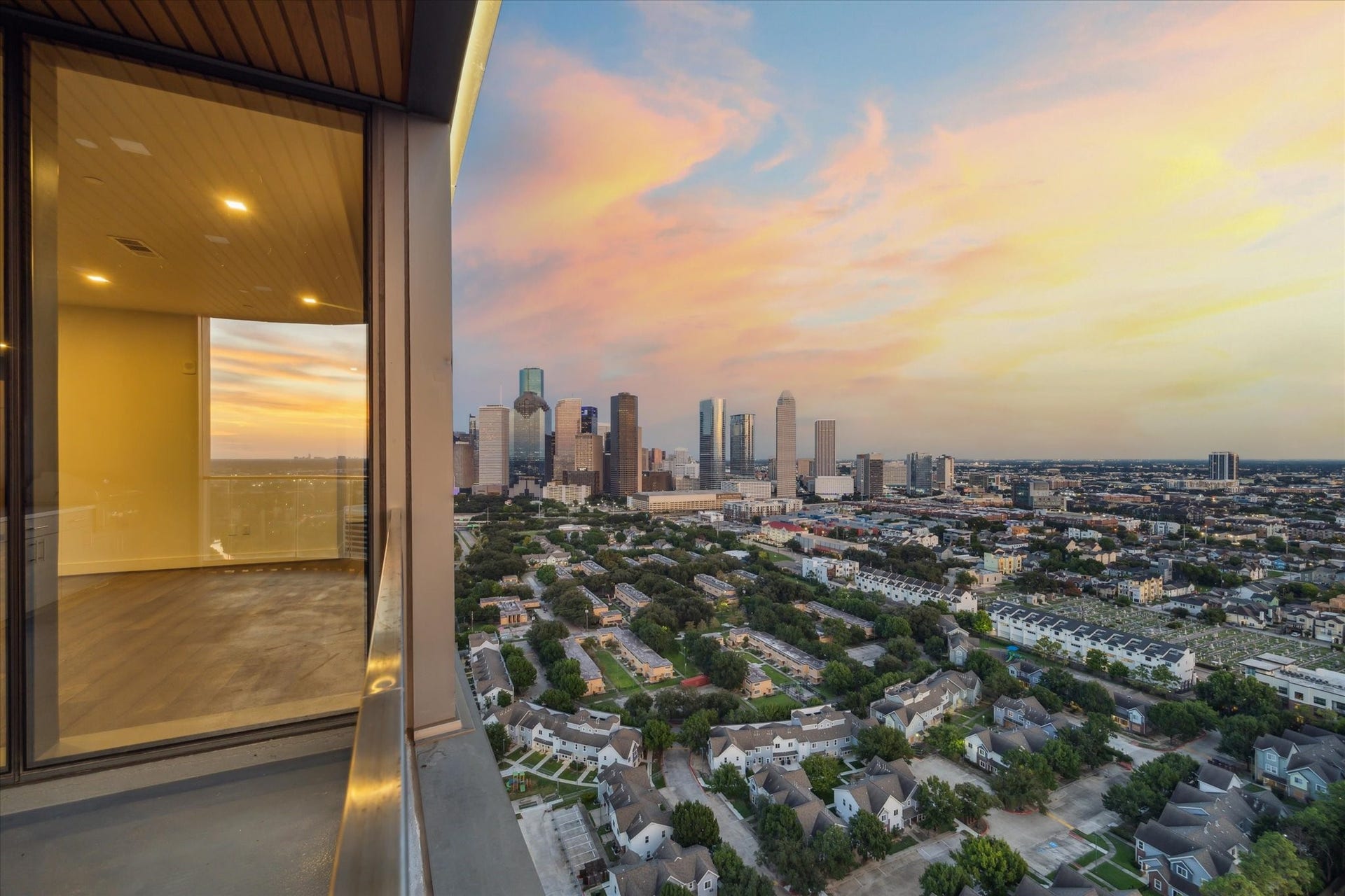 1711 Allen Parkway, #2403, Houston, TX 77019 1711 Allen Parkway, #2403, Houston, TX 77019