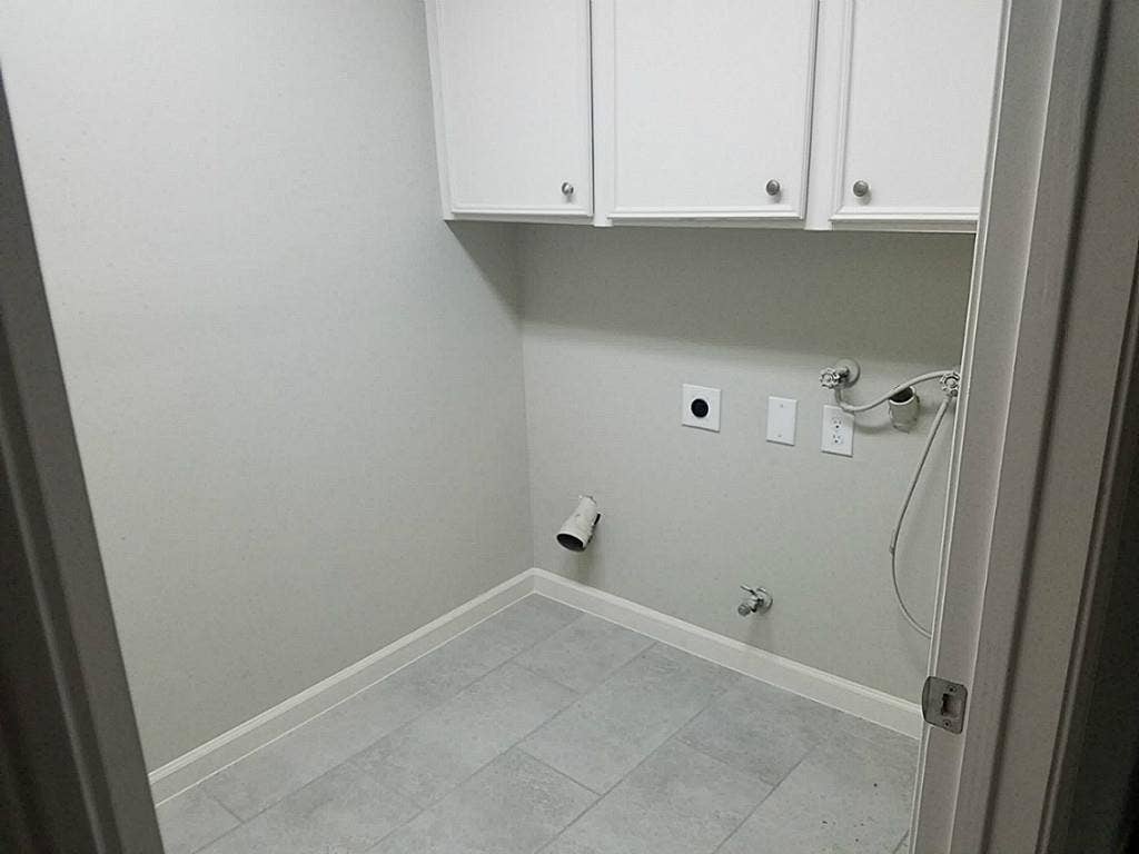 huge, neat and clean indoor utility room