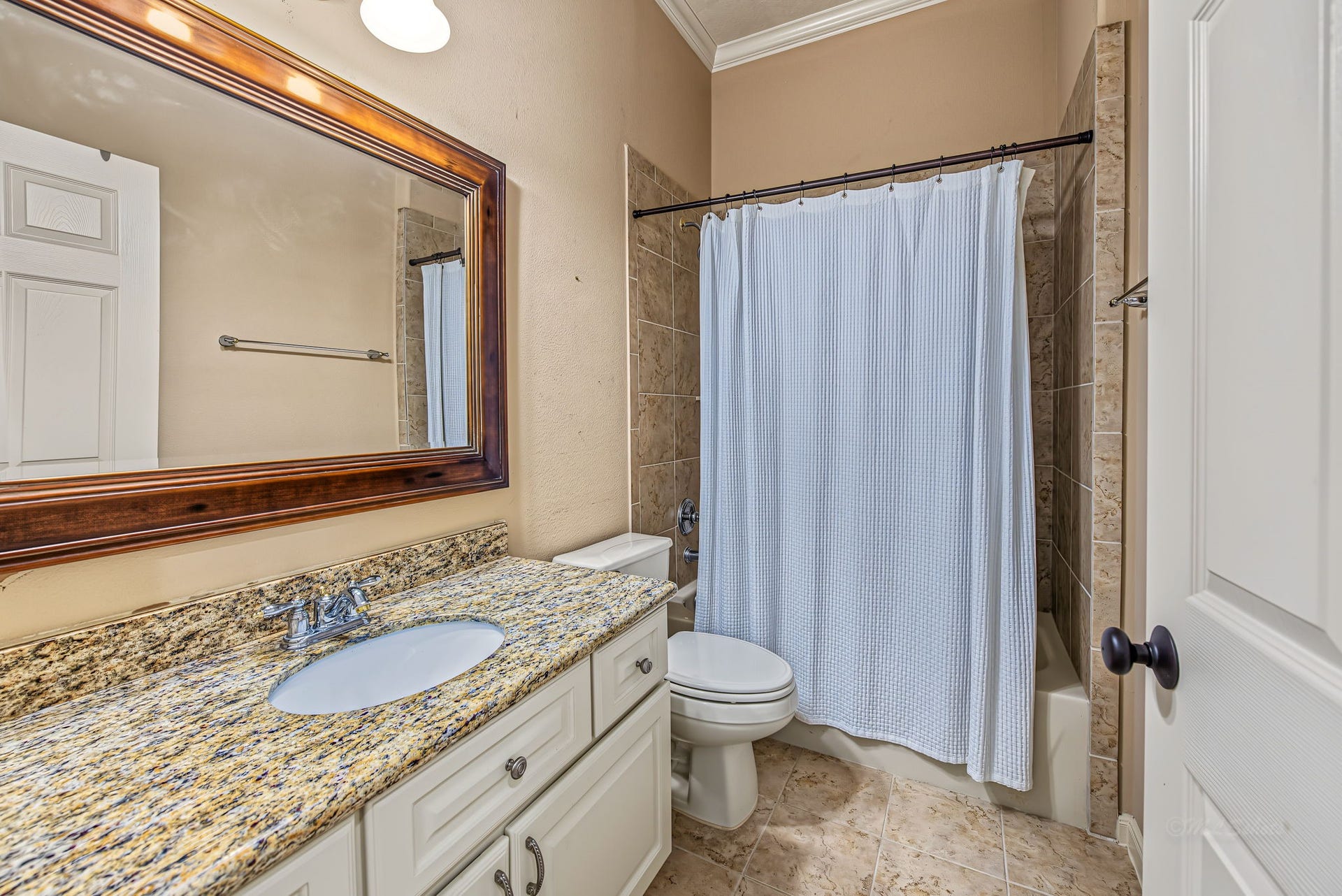 12619 Mossy Ledge Drive, Tomball, TX 77377 Bathroom