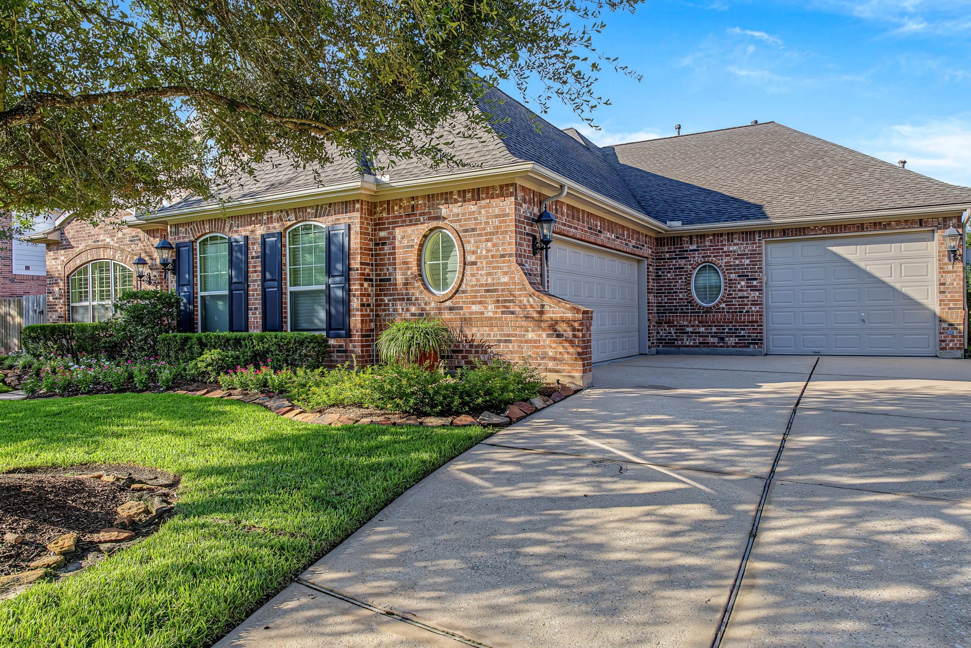 12619 Mossy Ledge Drive, Tomball, TX 77377 Front