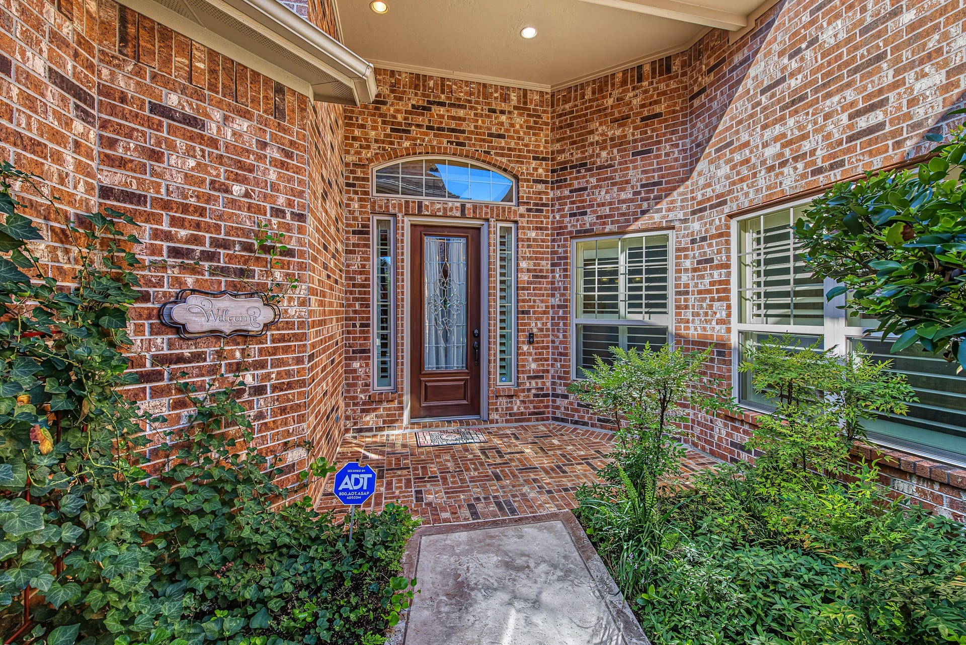 12619 Mossy Ledge Drive, Tomball, TX 77377 Courtyard