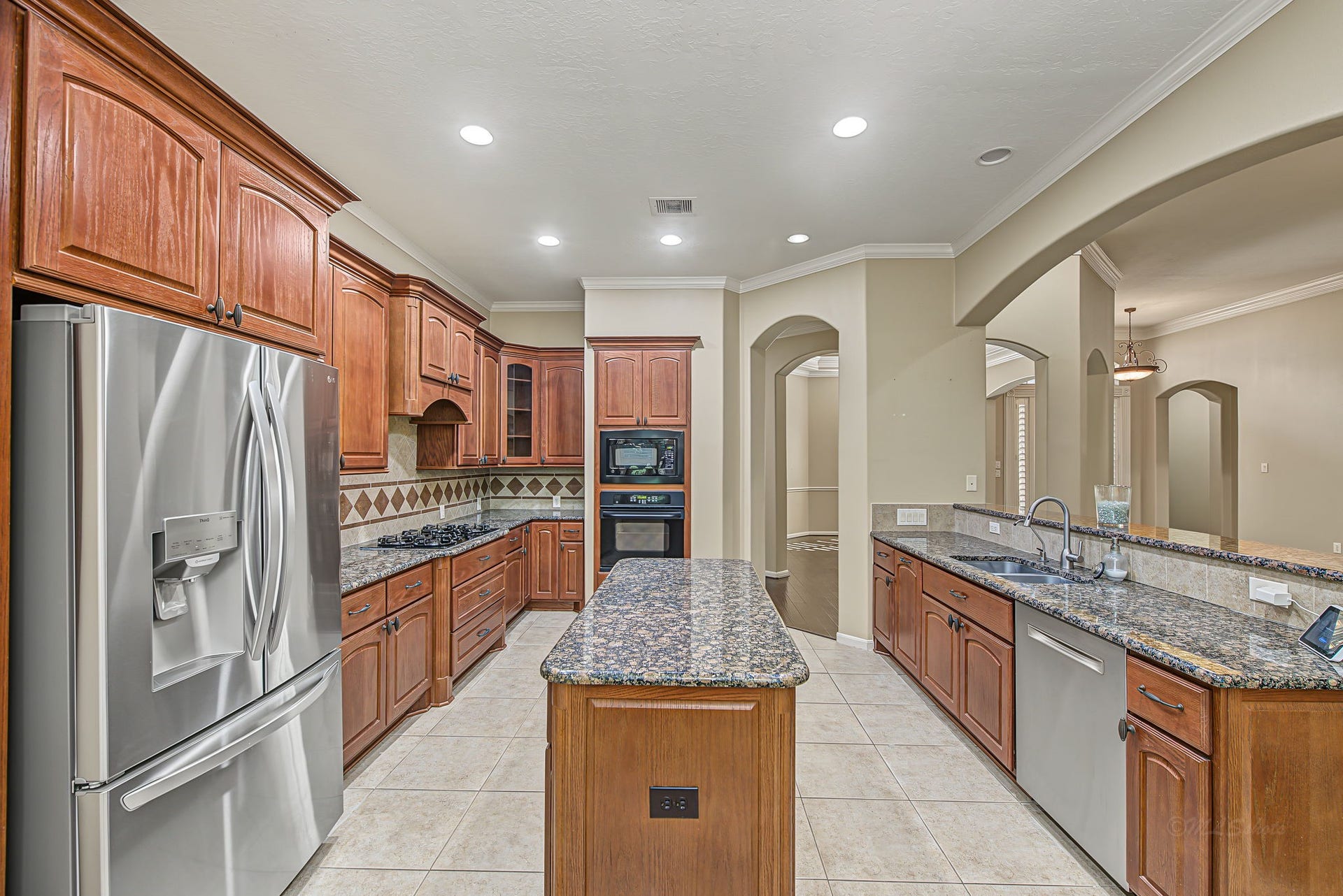 12619 Mossy Ledge Drive, Tomball, TX 77377 Kitchen