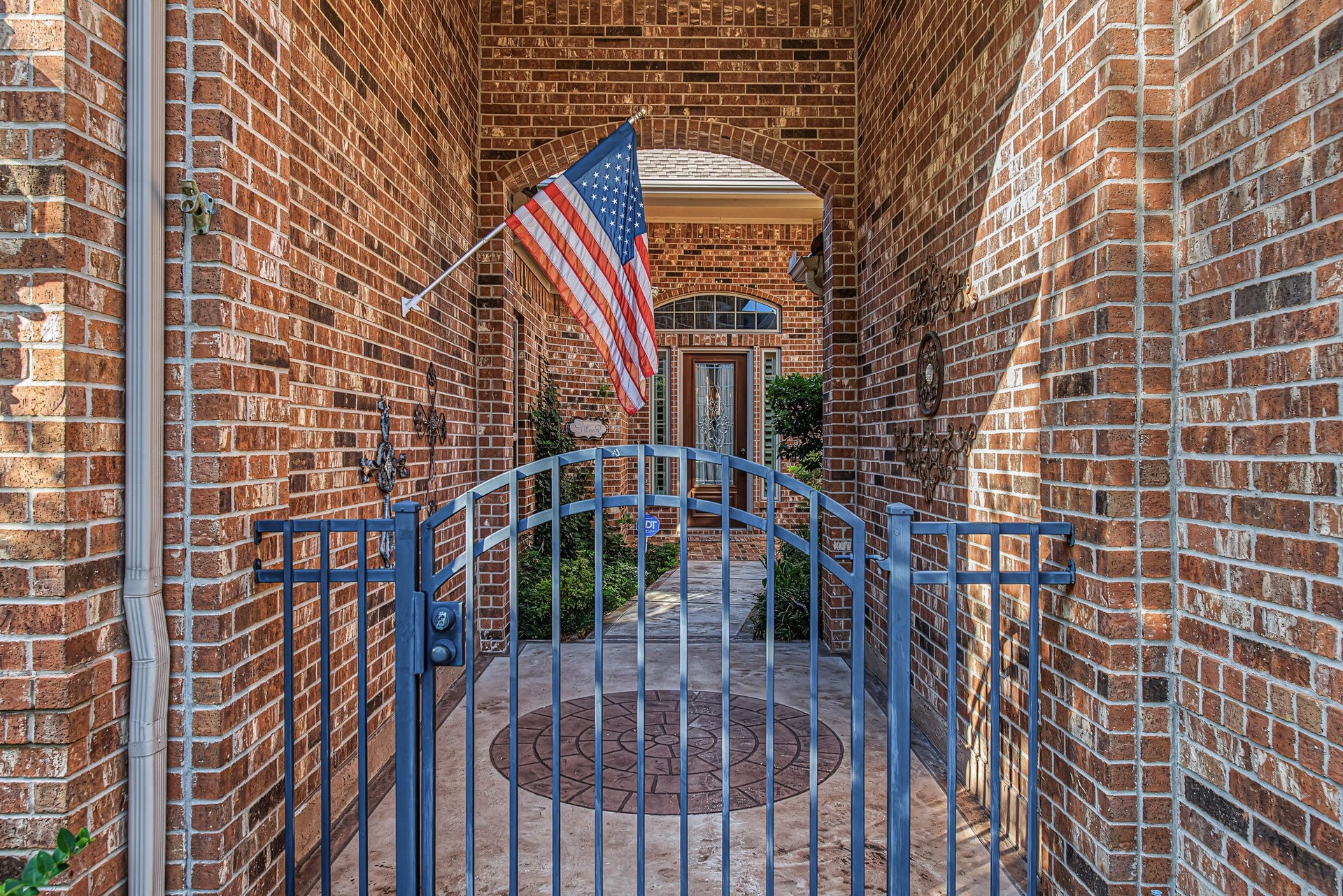 12619 Mossy Ledge Drive, Tomball, TX 77377 Courtyard