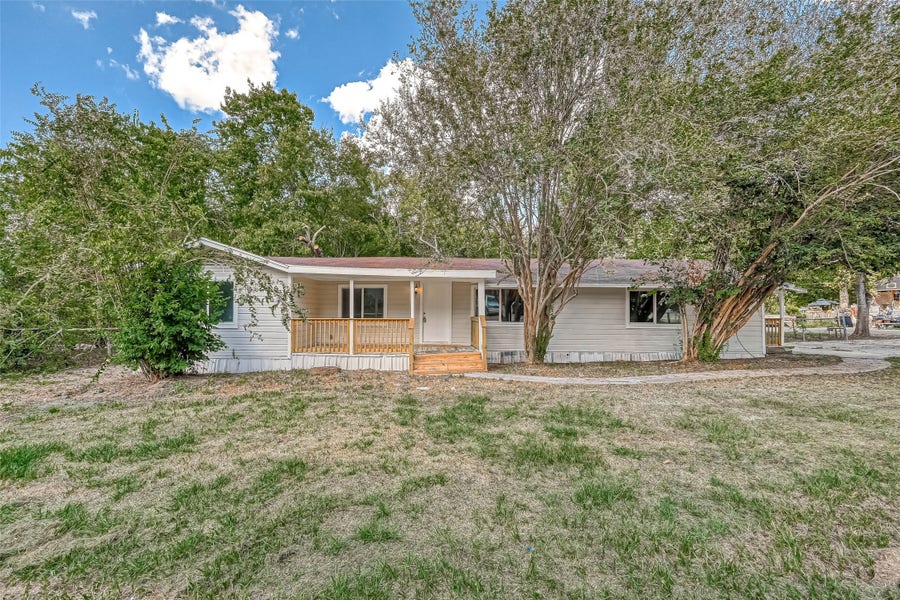 Property photo for 10694 Pine Street, Willis, TX