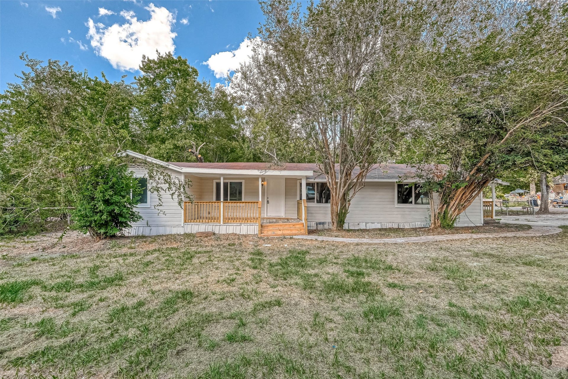 10694 Pine Street, Willis, TX 77318 10694 Pine Street, Willis, TX 77318