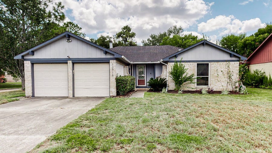Property photo for 13918 Grosvenor Street, Houston, TX