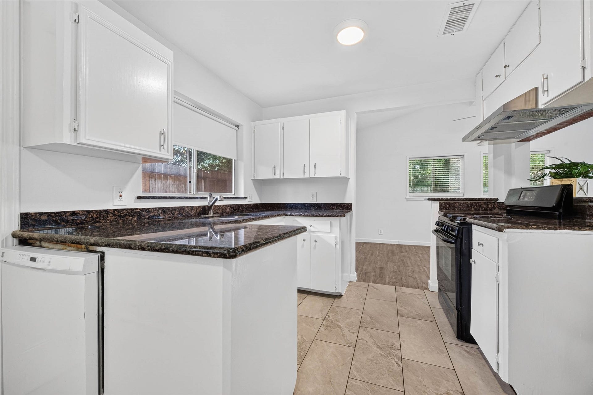 6518 Birdwood Road, Houston, TX 77074 6518 Birdwood Road, Houston, TX 77074