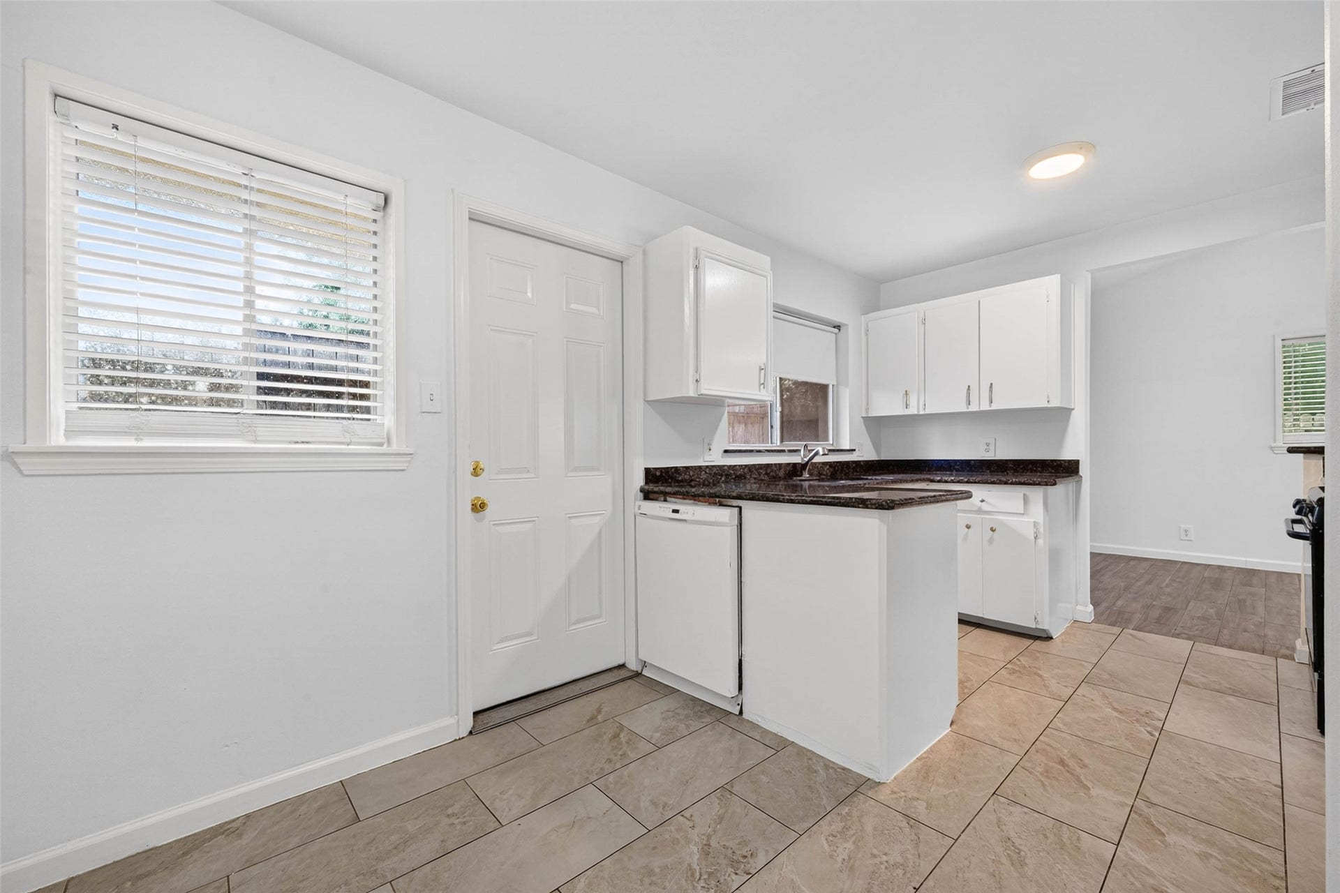 6518 Birdwood Road, Houston, TX 77074 6518 Birdwood Road, Houston, TX 77074