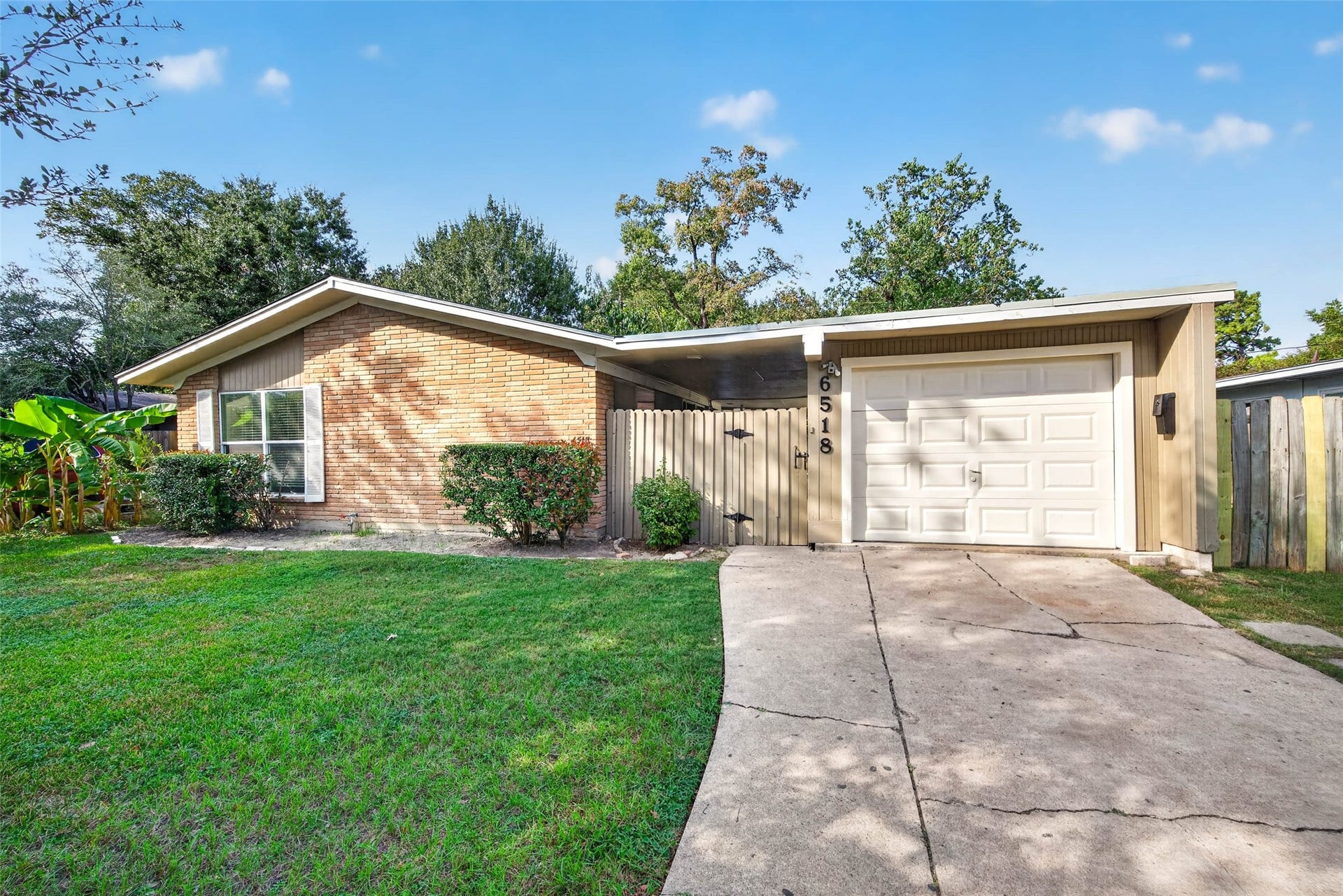 6518 Birdwood Road, Houston, TX 77074 6518 Birdwood Road, Houston, TX 77074