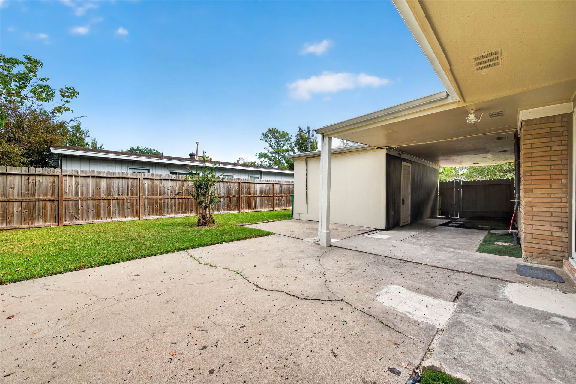 6518 Birdwood Road, Houston, TX 77074 6518 Birdwood Road, Houston, TX 77074