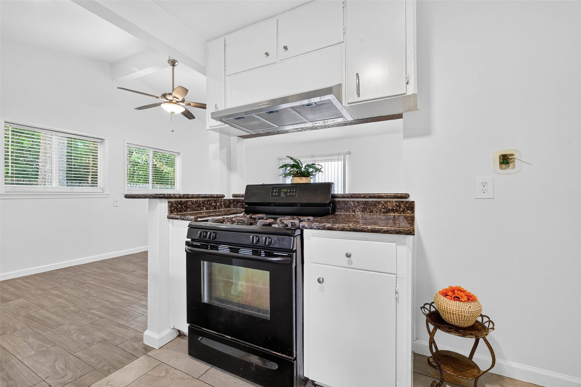 6518 Birdwood Road, Houston, TX 77074 6518 Birdwood Road, Houston, TX 77074