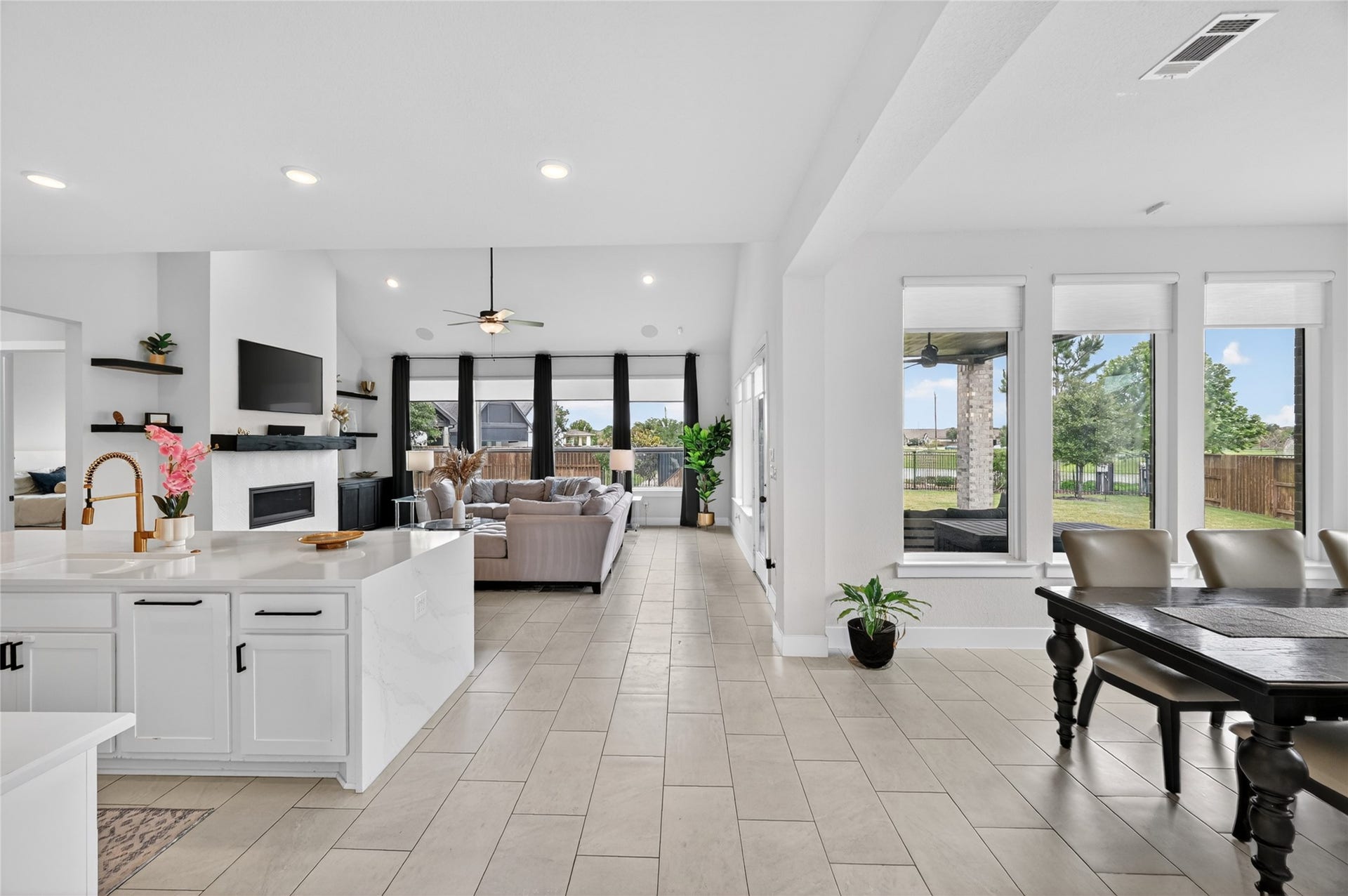 9827 Wright Drive, Manvel, TX 77578 9827 Wright Drive, Manvel, TX 77578